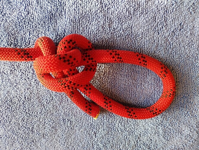 Girth hitched Z nipping loop_right direction