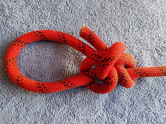 Enhanced girth hitched Z nipping loop