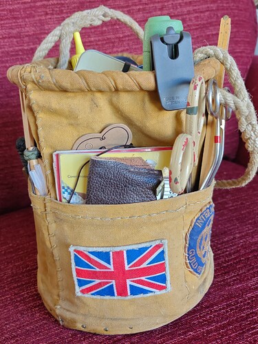 pocket for knotting books