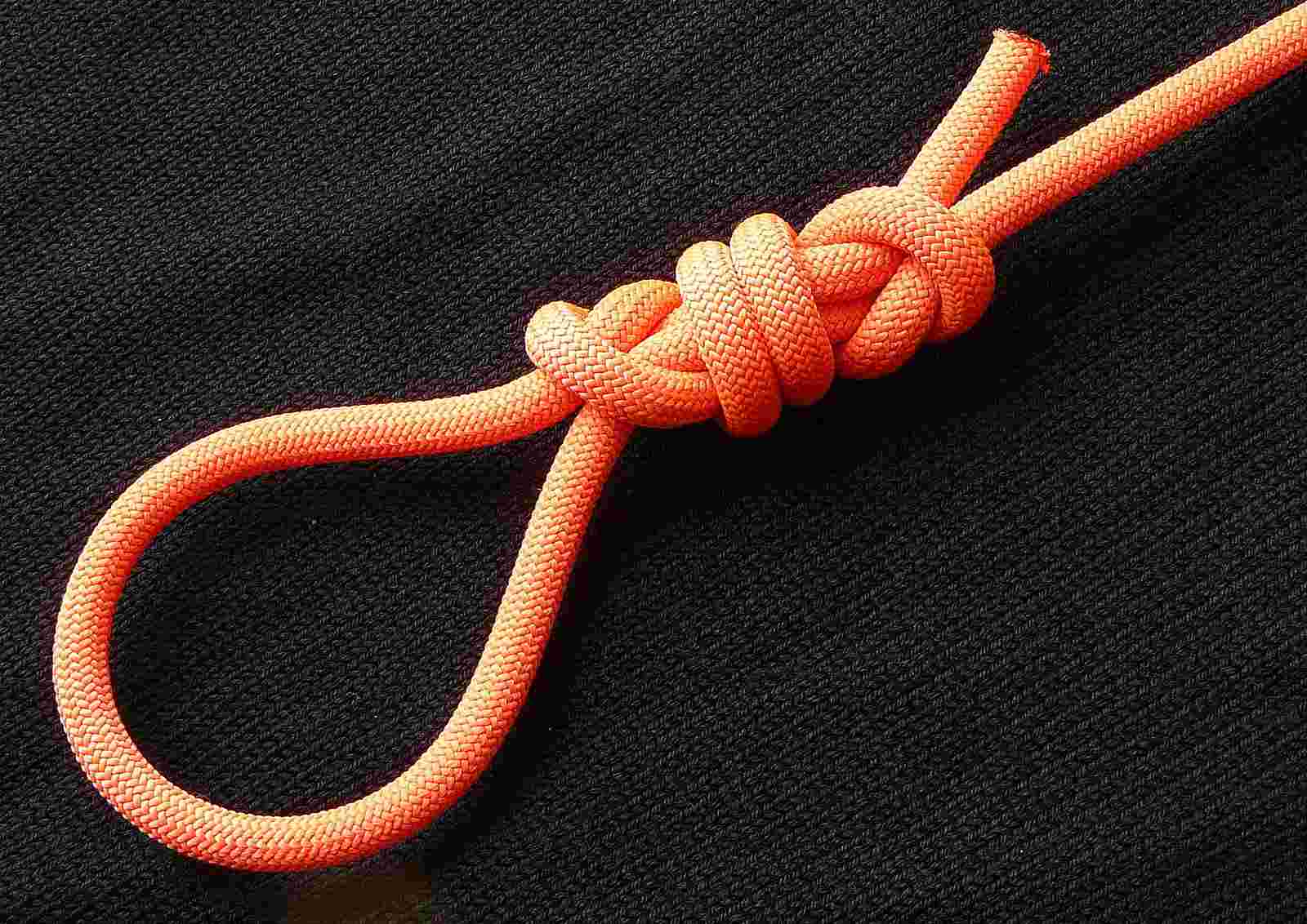 Helical loop(s) ( Strangle )(rear view).JPG