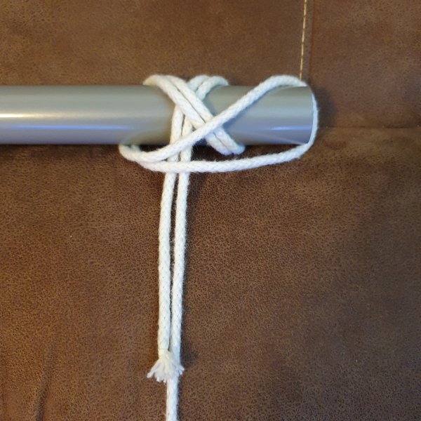 Crossed Double Pile Hitch.jpg